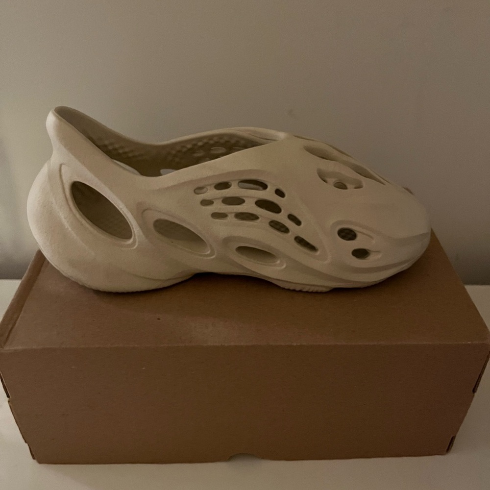 Authentic Yeezy foam runners mens 8
